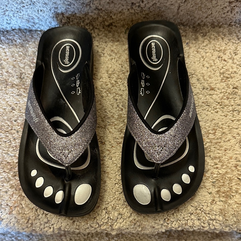Aerosoft Black Flip Flops with Silver Glitter Straps